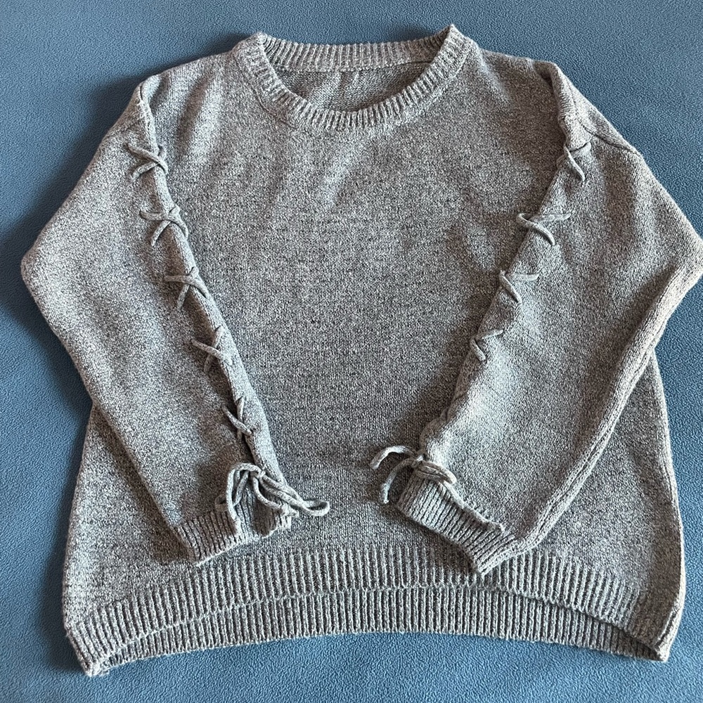 Gray Sweater w/Ribboned Sleeves